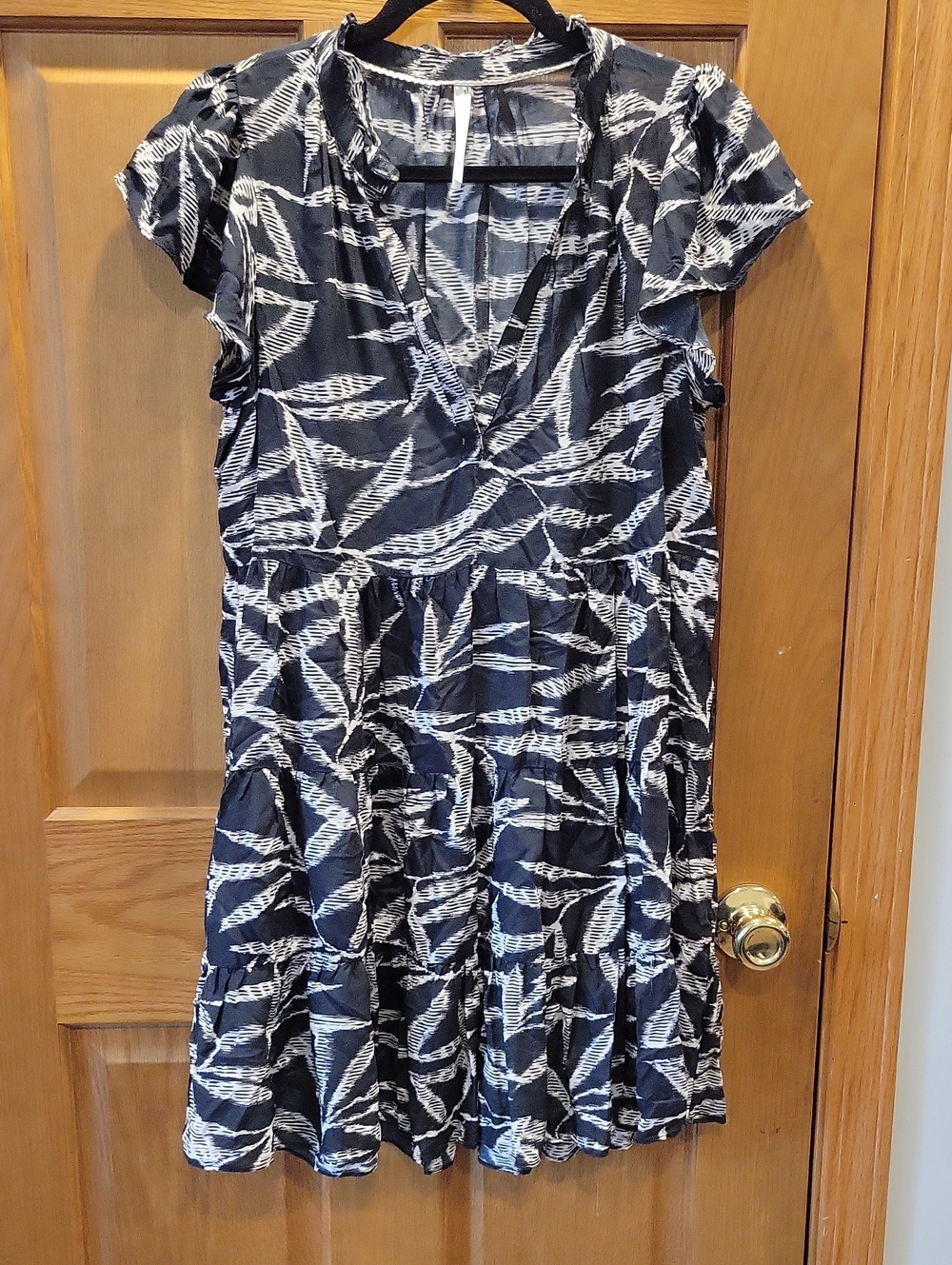 Women’s Navy and White Printed V-Neck Short Sleeve Dress